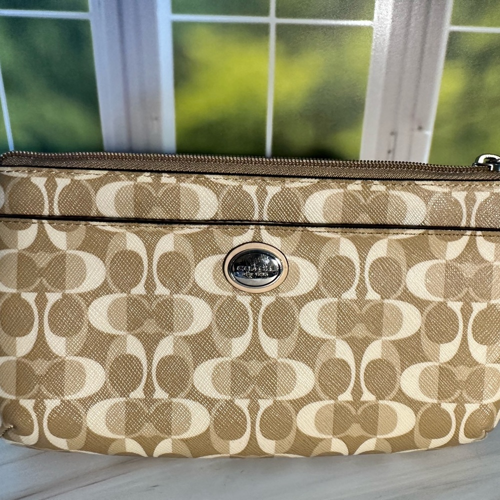 Coach hand bag/clutch